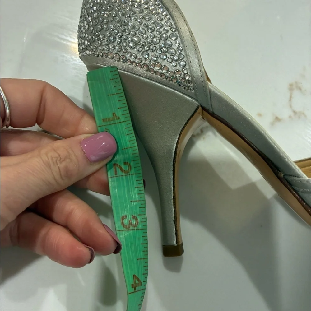 Valentino Garavani Strauss peep-toe pumps size 37
